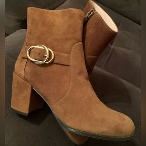 Stuart Weitzman - Women's Brown Benedicta Buckle-embellished Suede Ankle Boots